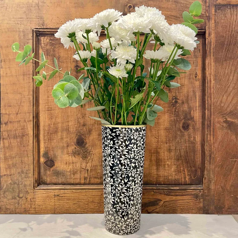 Vase feuille noir